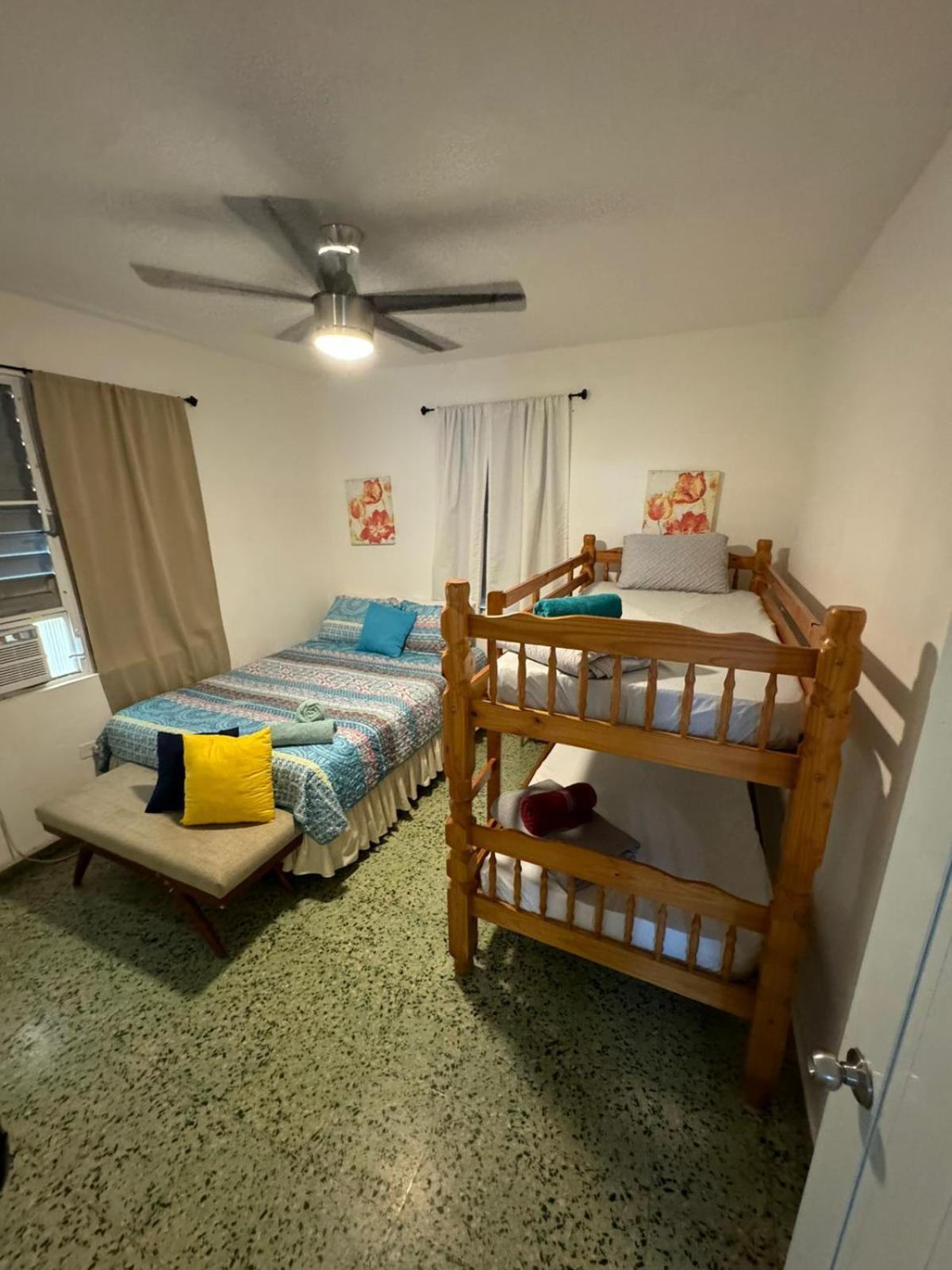 1A - Large Beach House Near Crash Boat Beach 아과디야 외부 사진
